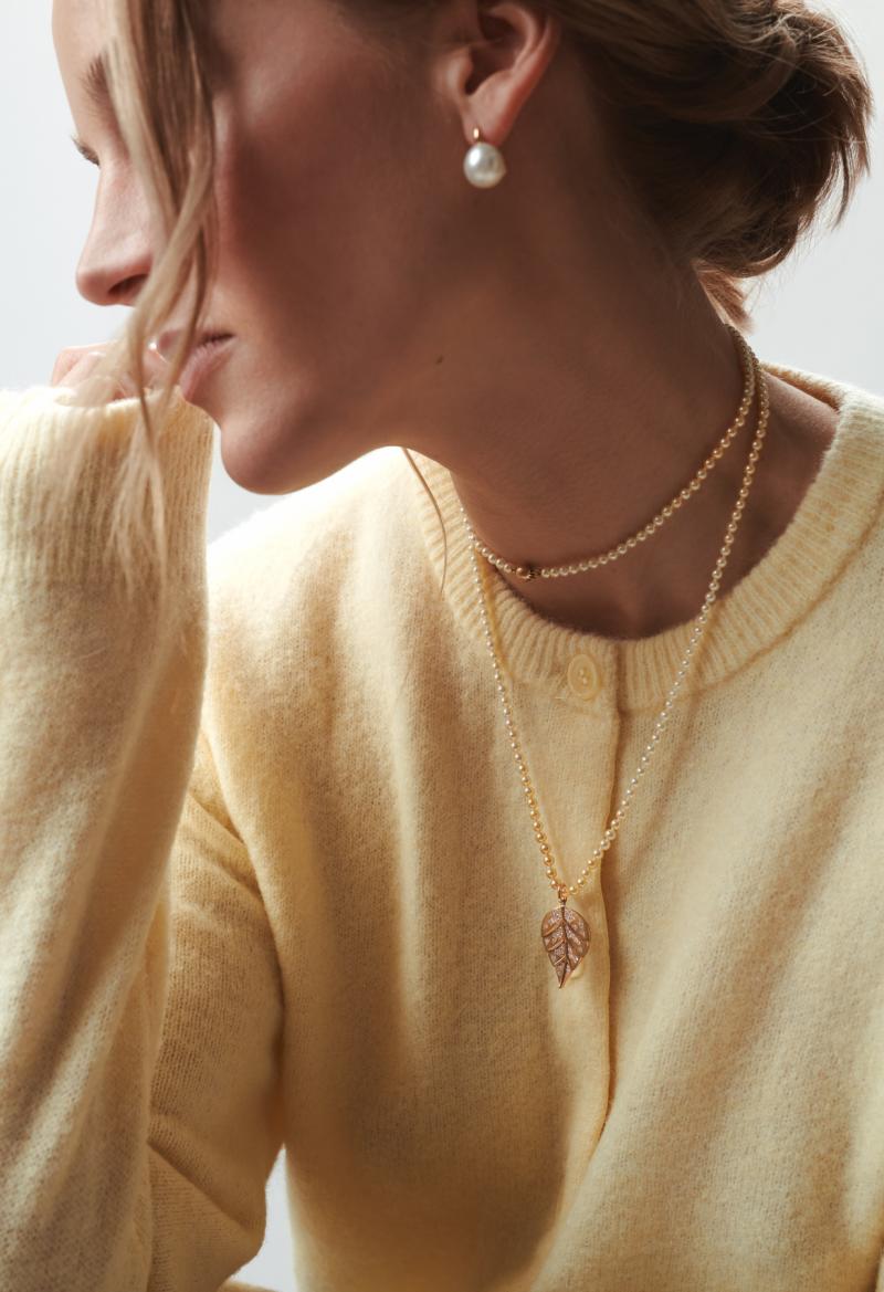 Leaf pendant