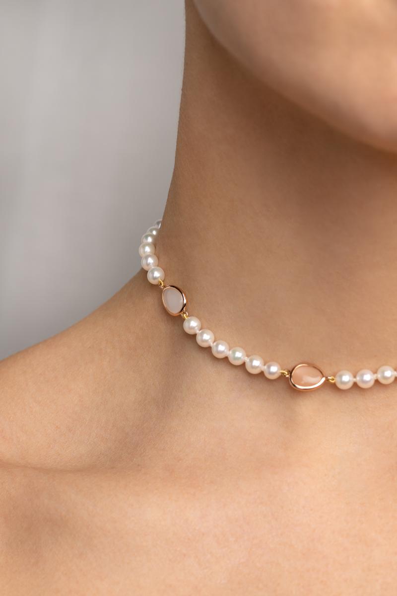 A youthful pearl necklace